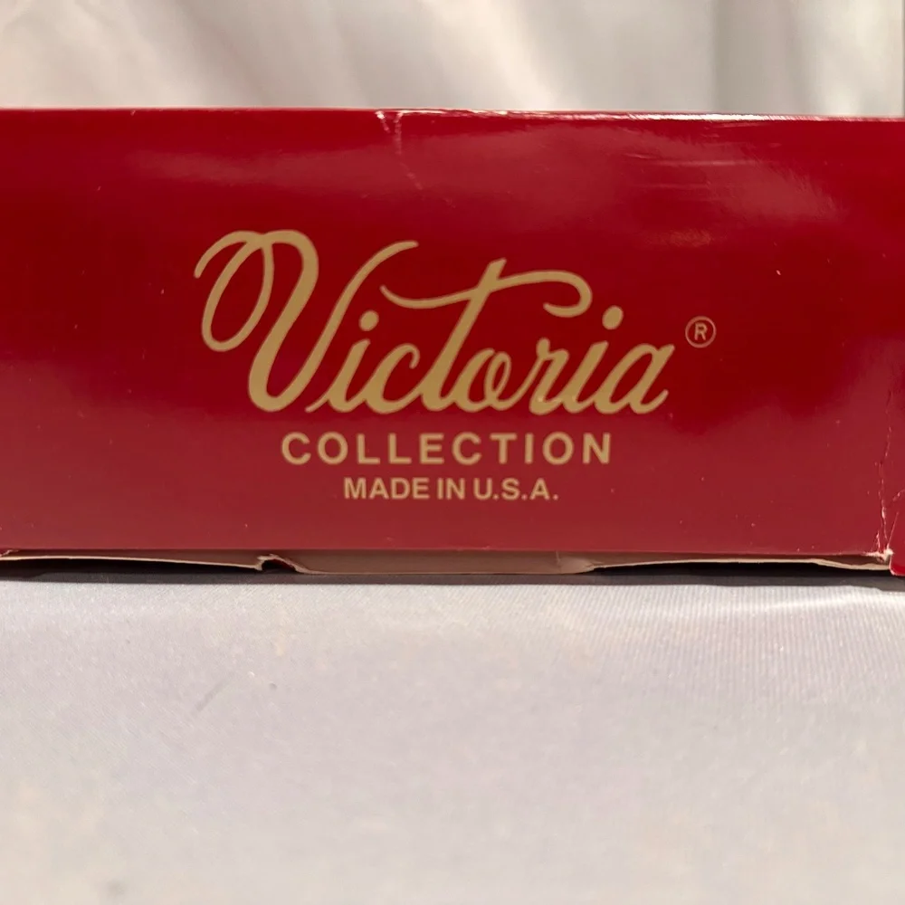 Victoria Collection add touch